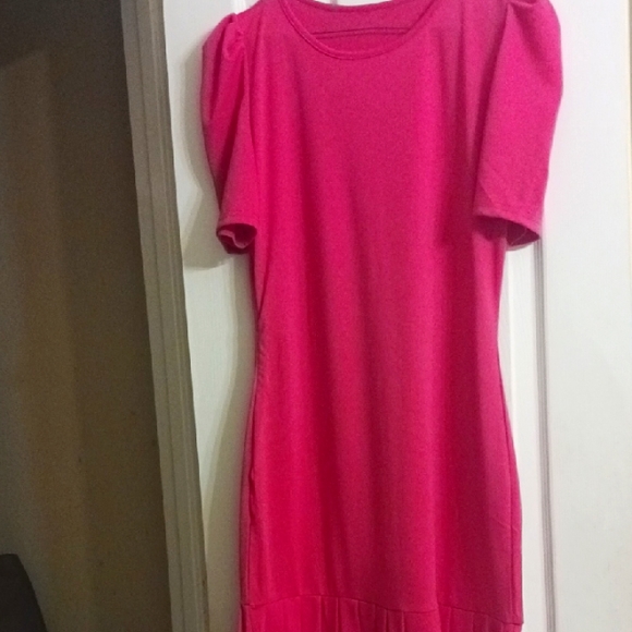 Dresses & Skirts - Vibrant Pink Dress